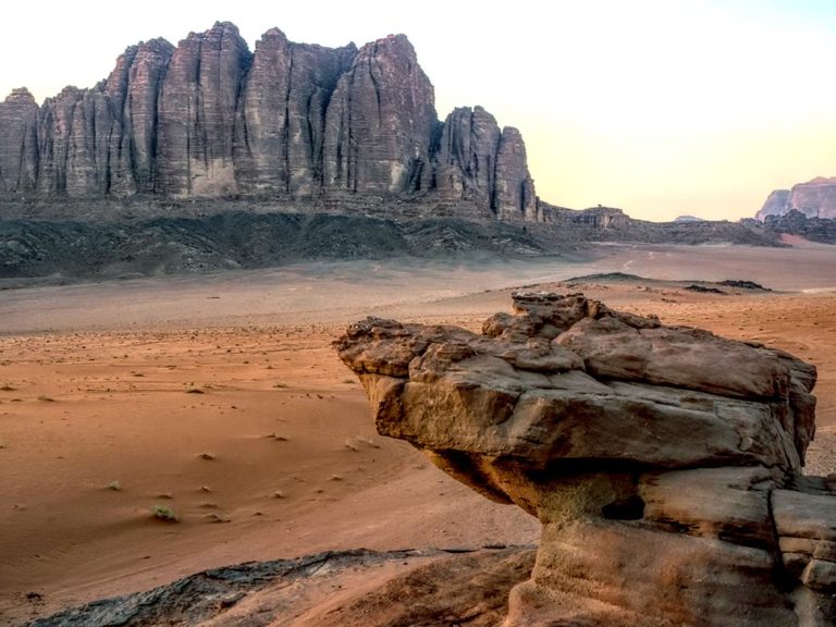 وادي رم...صحراء الذهب في الاردن - موقع المسافرون العرب